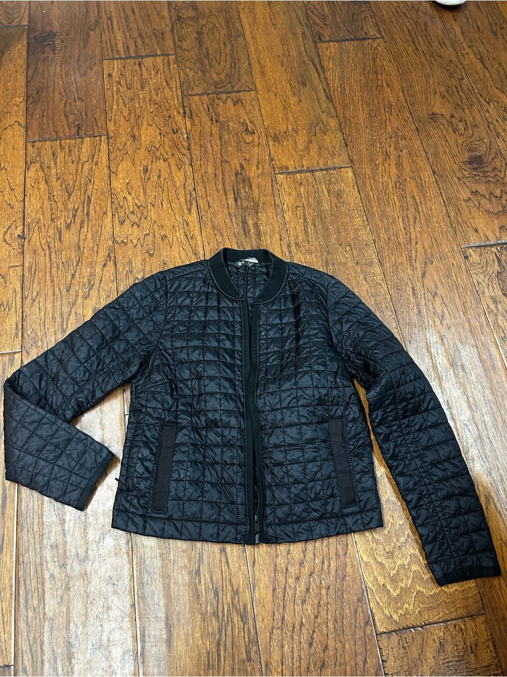 Athleta‎ Recycled Grandview PrimaLoft® Shortie quilted puffer jacket